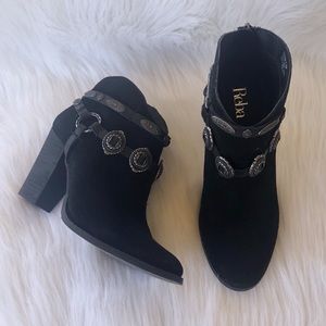 Reba zabrina suede western bootie 7.5